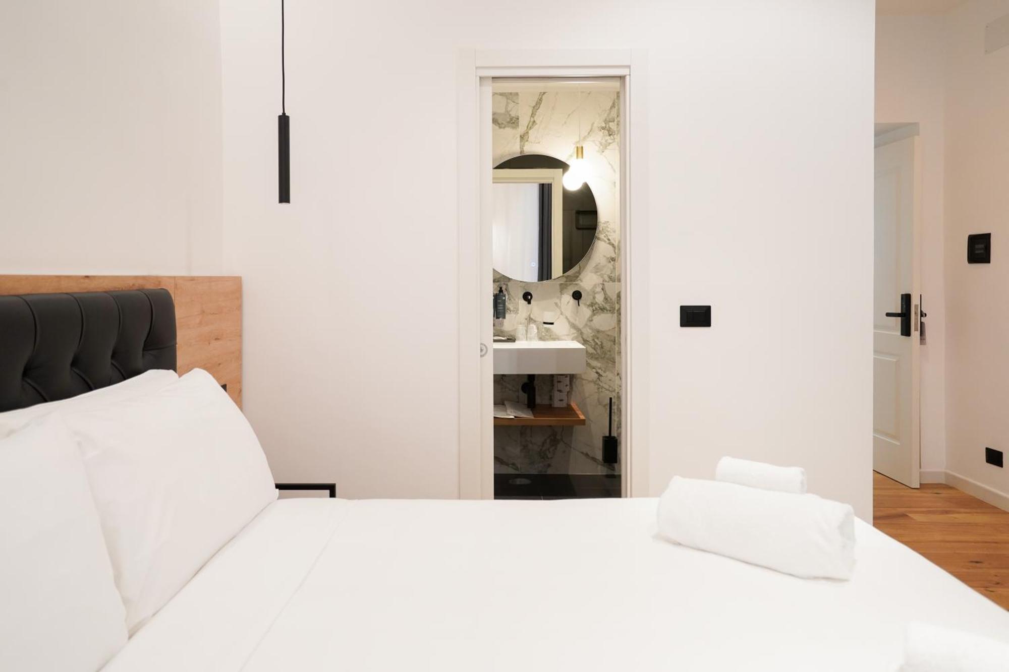 No Man'S Land Guesthouse Rome Bagian luar foto