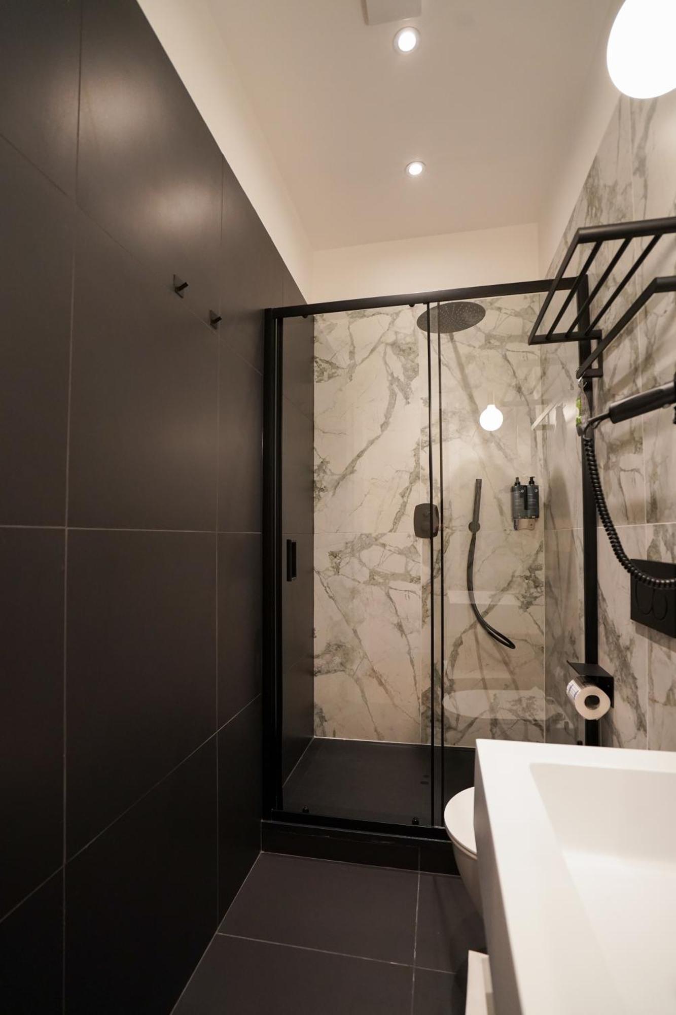 No Man'S Land Guesthouse Rome Bagian luar foto